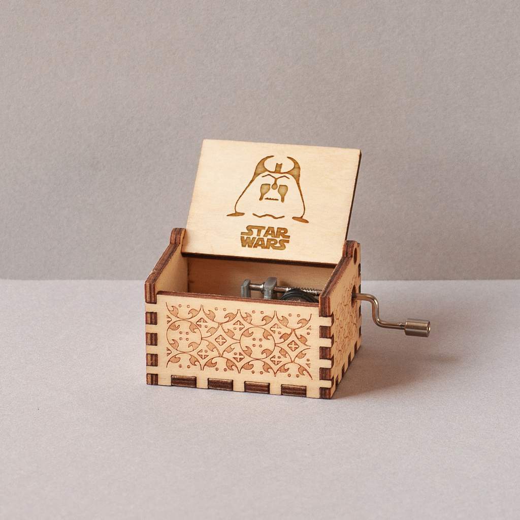 Caja musical de madera grabada de Star Wars